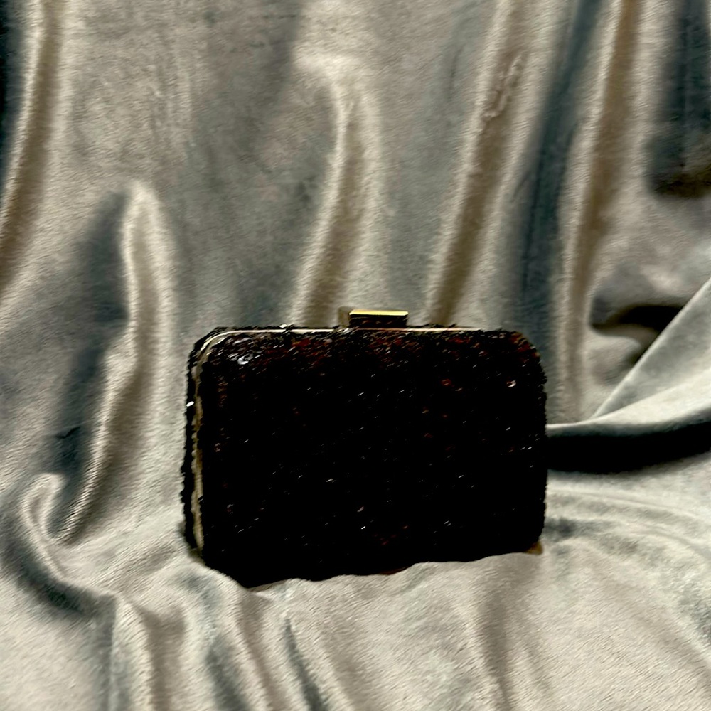 Sequin clutch